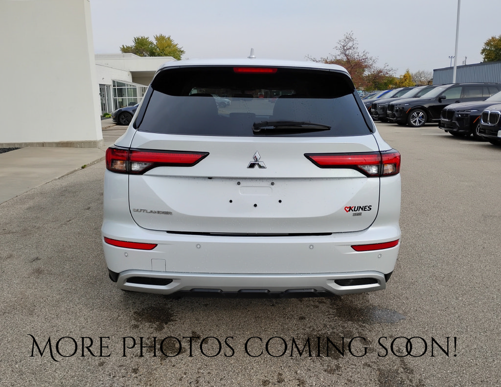 Used 2024 Mitsubishi Outlander SE AWD/4WD image 4