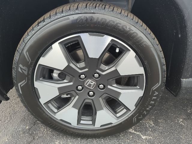 New 2026 Honda Pilot Touring image 3