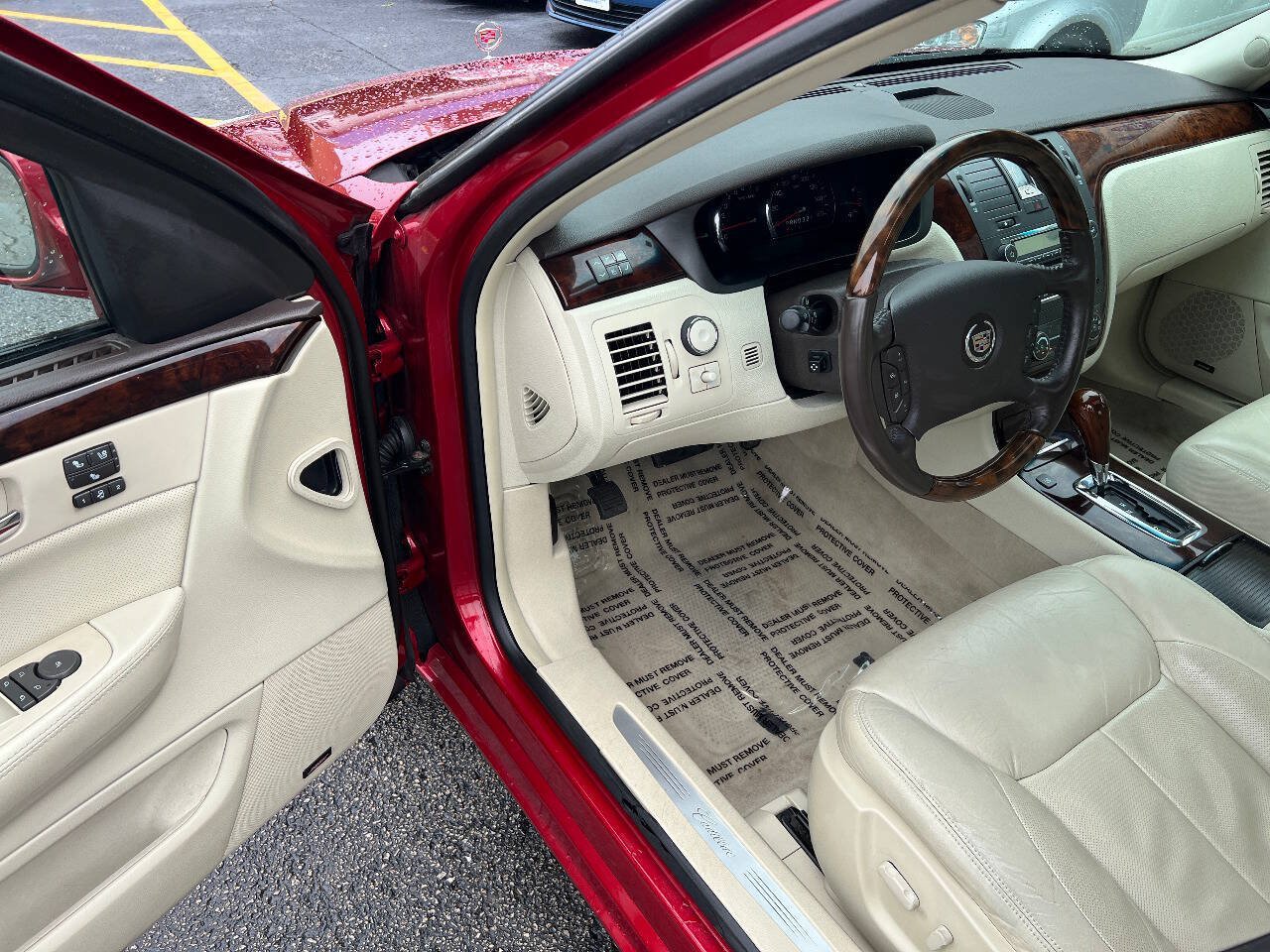 Used 2009 Cadillac DTS FWD image 18