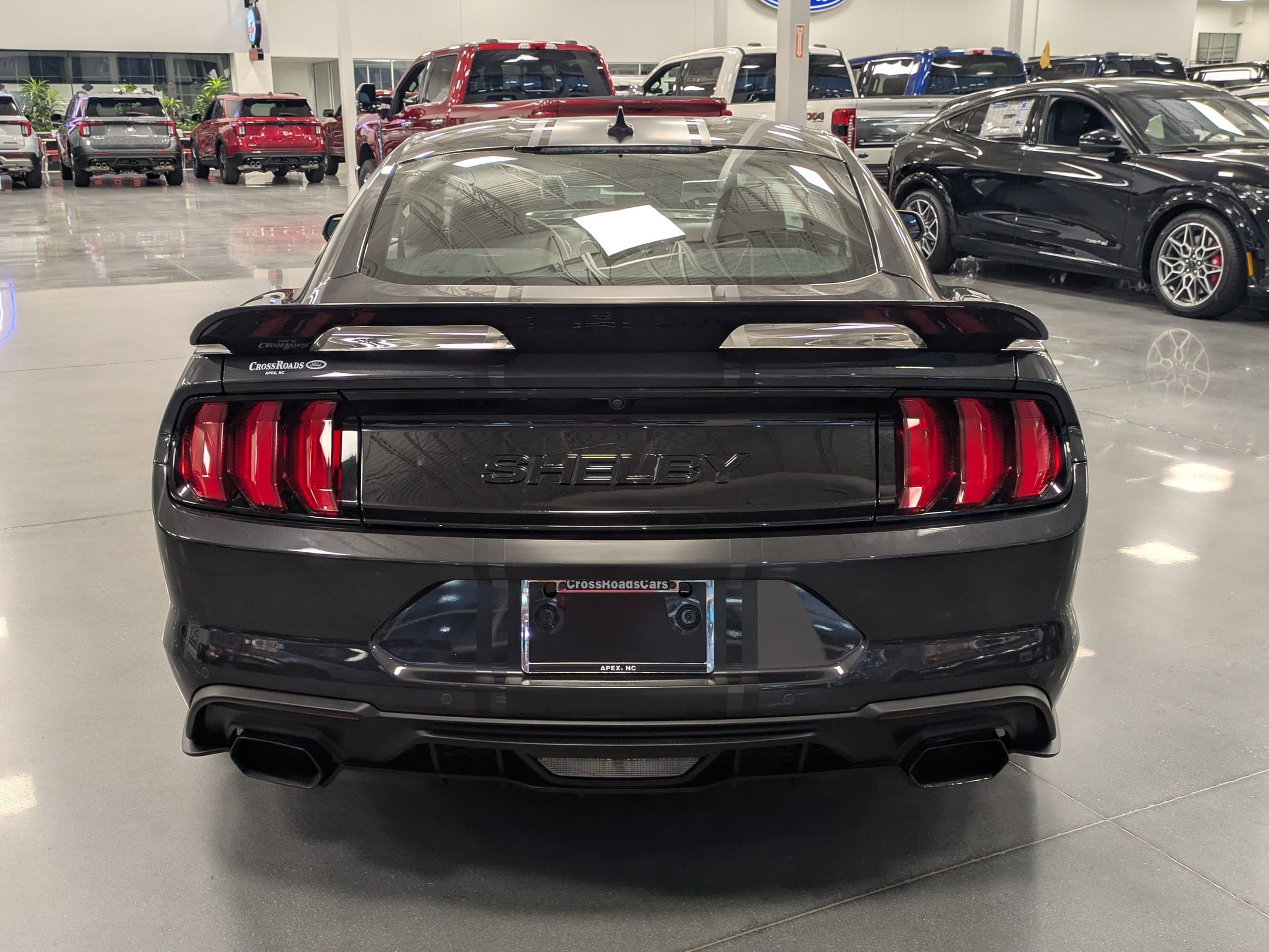 Used 2022 Ford Mustang GT Premium w/ GT Performance Package RWD image 5