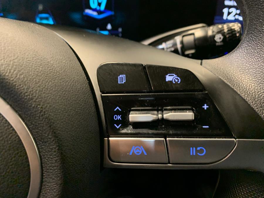 Used 2024 Hyundai Elantra SEL image 22