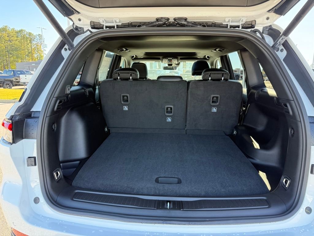 New 2025 Jeep Grand Cherokee Laredo RWD image 23