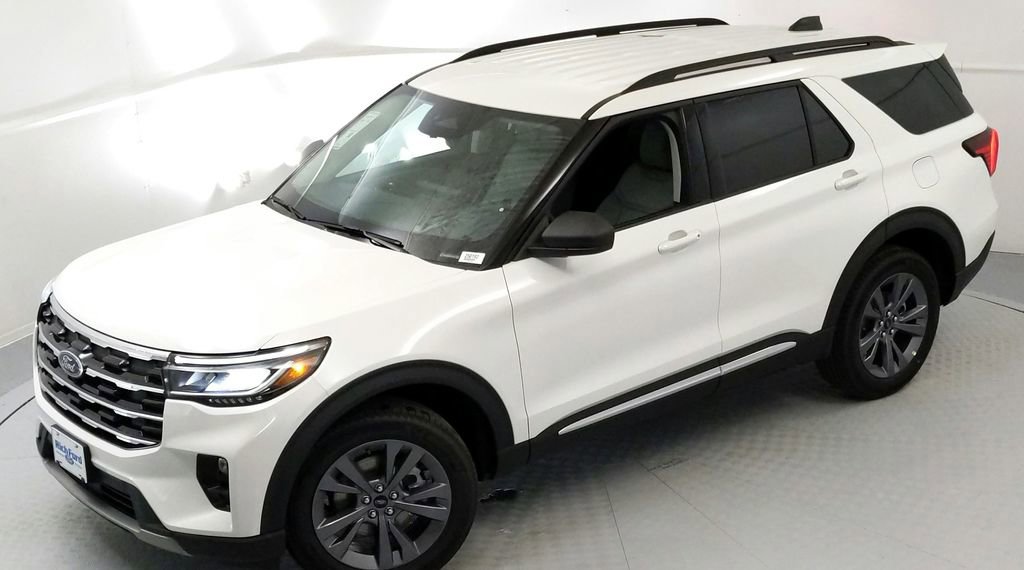 New 2025 Ford Explorer Active w/ Active Comfort Package image 19