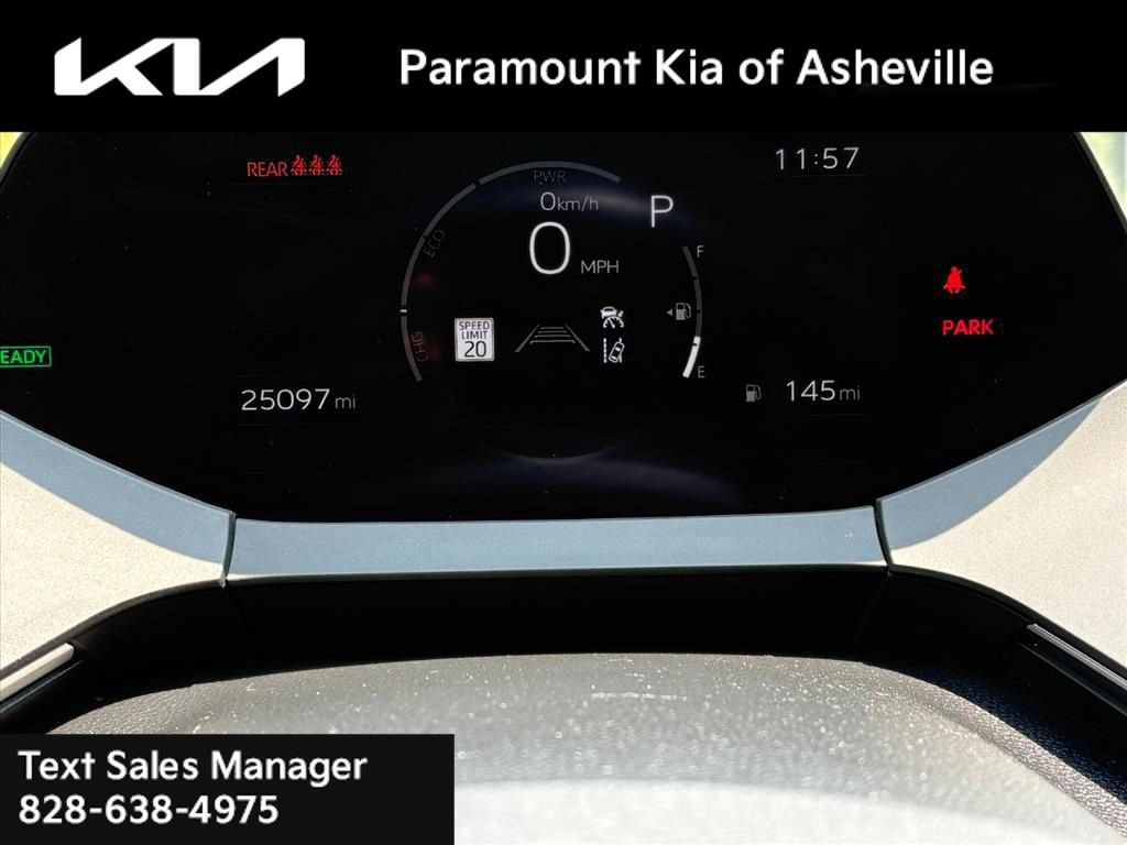 Used 2024 Toyota Prius XLE FWD image 8