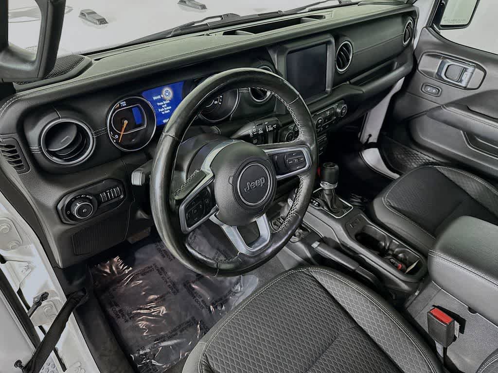 Used 2021 Jeep Wrangler Unlimited Sahara AWD/4WD image 2