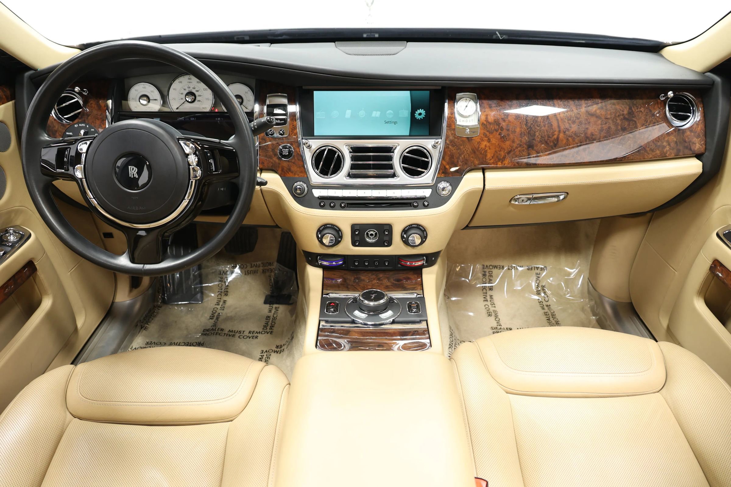 Used 2015 Rolls-Royce Ghost image 50