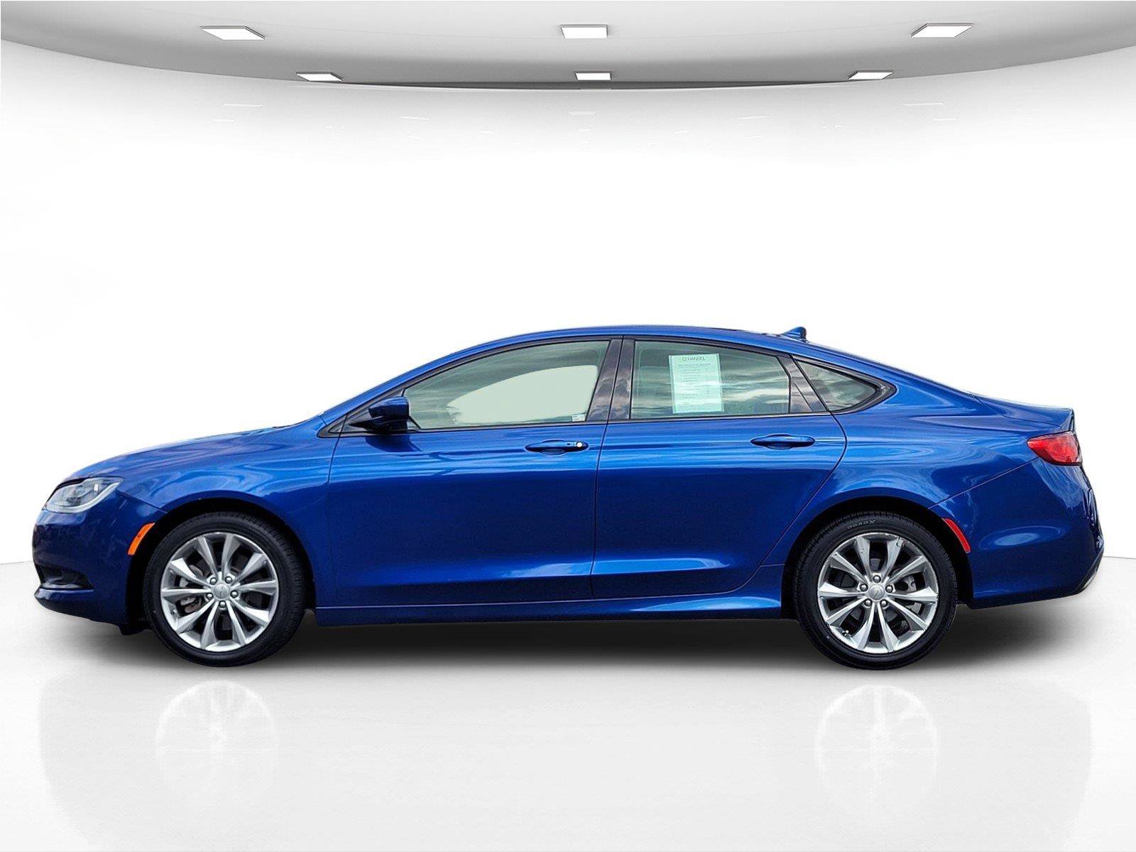 Used 2015 Chrysler 200 S w/ Navigation & Sound Group I FWD image 9