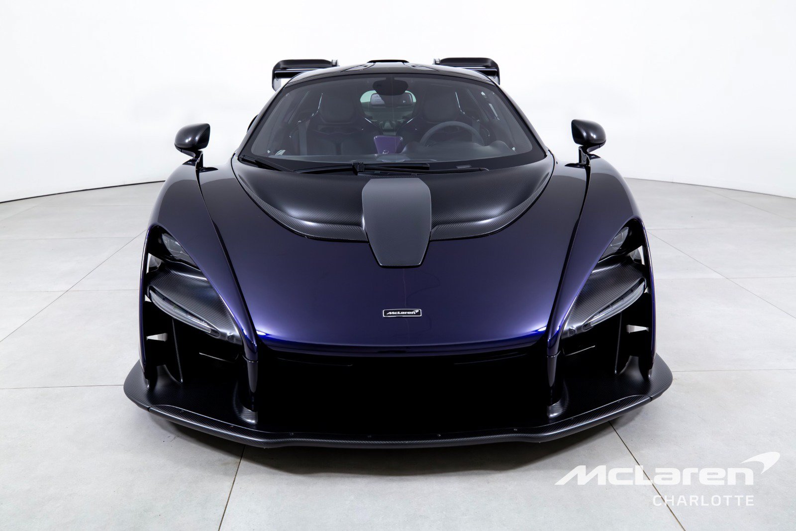 Used 2019 McLaren Senna RWD image 4
