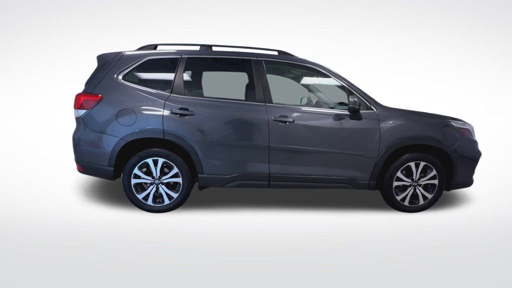 Used 2020 Subaru Forester Limited image 9