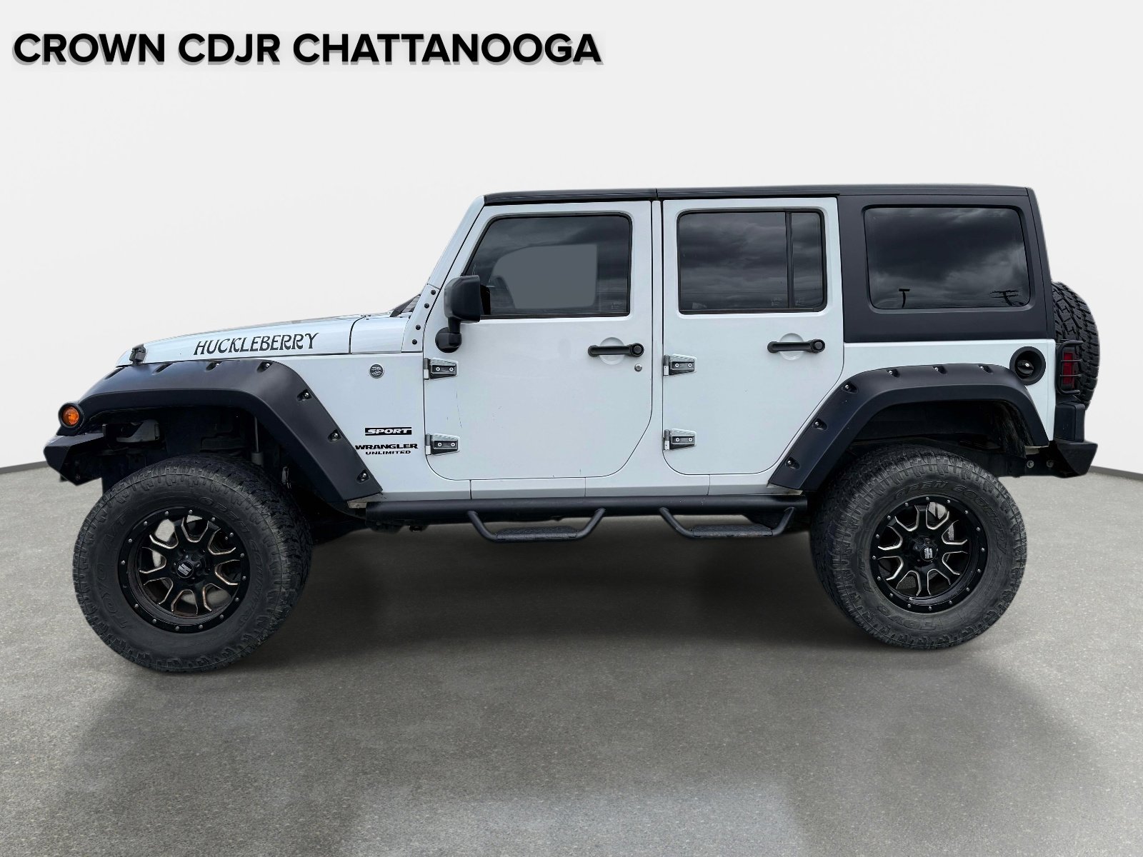 Used 2017 Jeep Wrangler Unlimited Sport w/ Connectivity Group AWD/4WD image 2