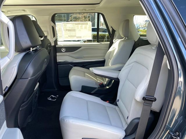 New 2026 Lincoln Navigator Reserve AWD/4WD image 7
