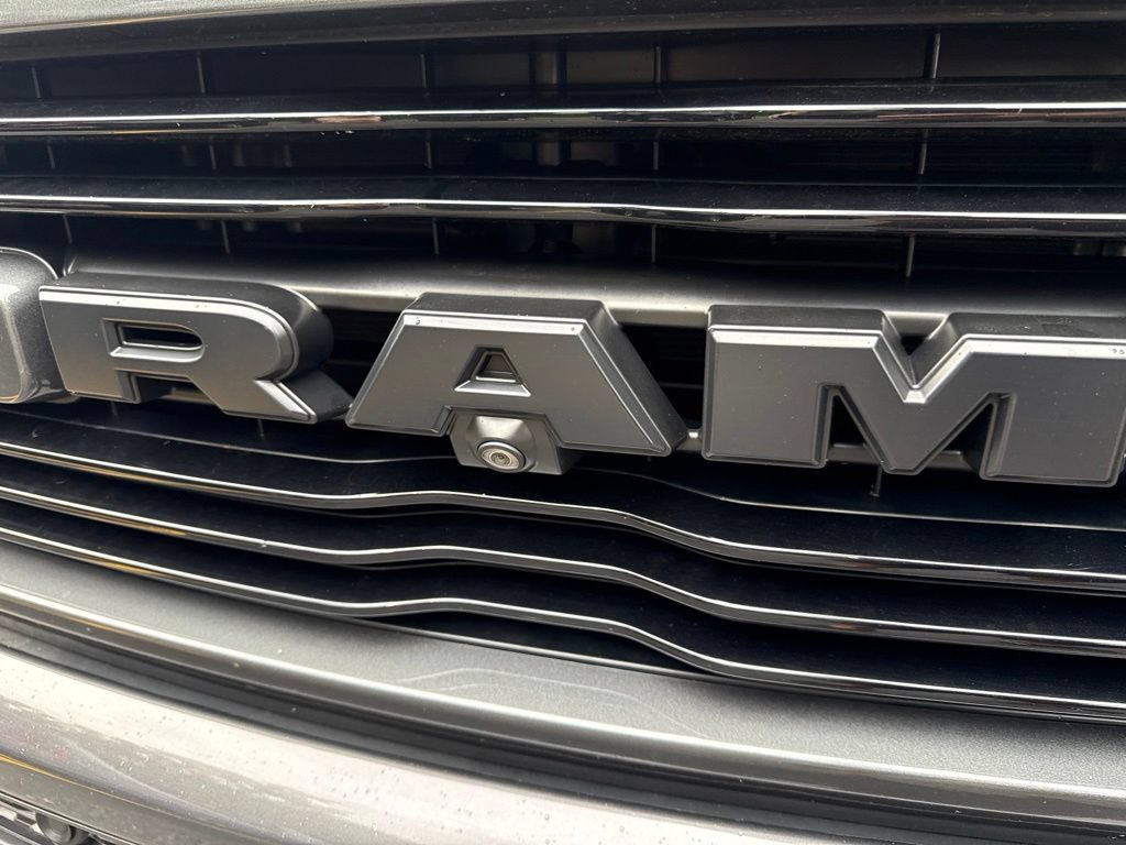Used 2019 RAM 1500 Laramie AWD/4WD image 12