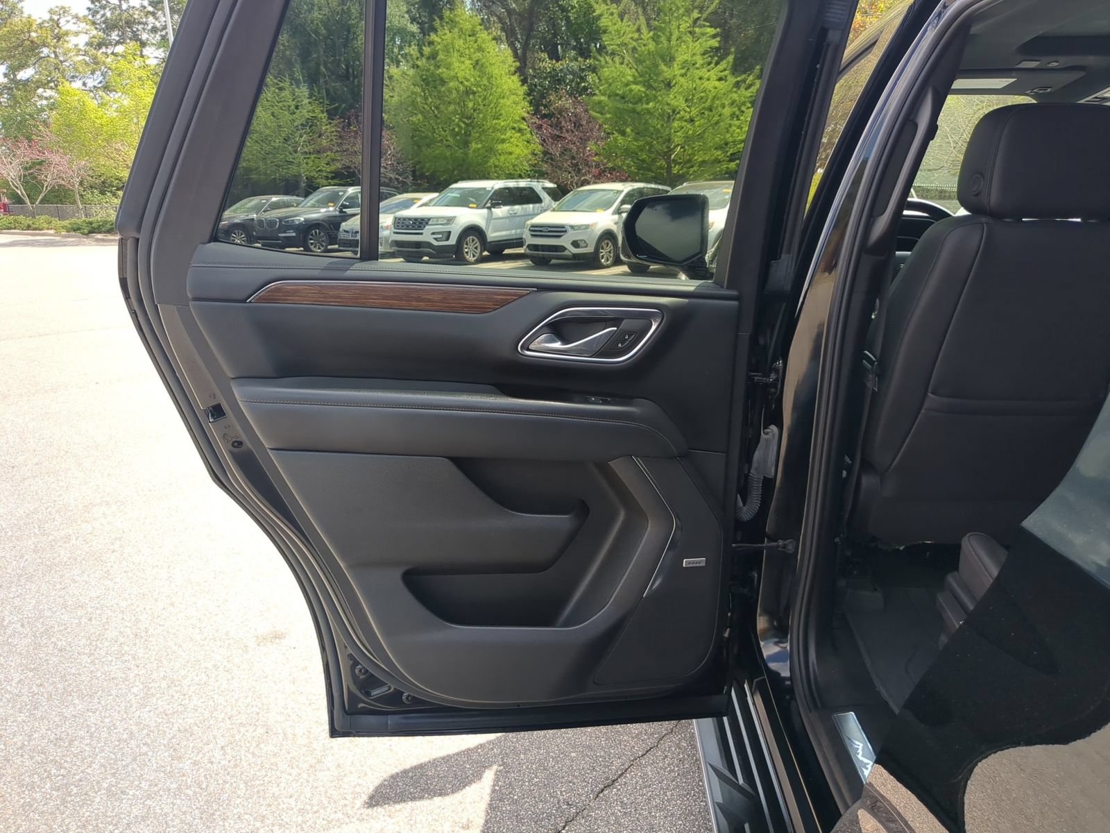 Used 2023 Chevrolet Tahoe High Country AWD/4WD image 29