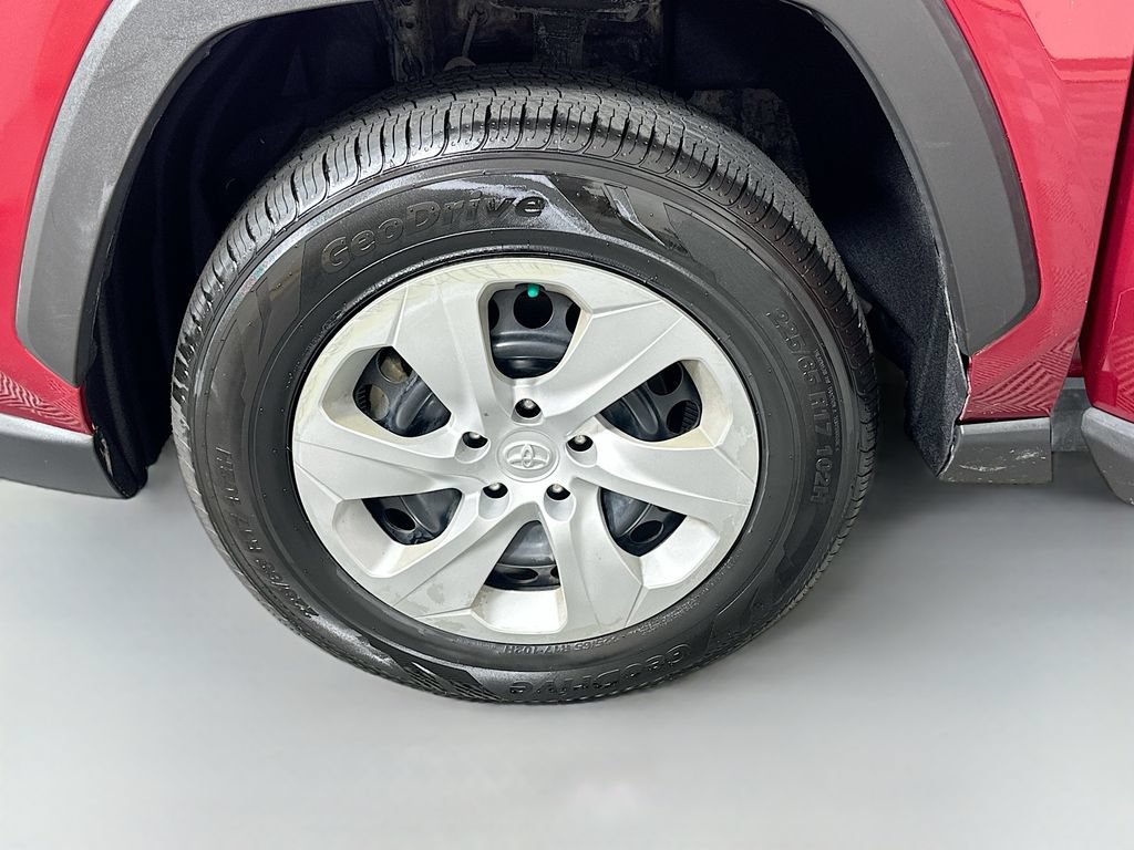 Used 2019 Toyota RAV4 LE FWD image 29