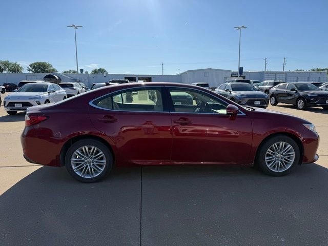 Used 2013 Lexus ES 350 w/ Luxury Pkg FWD image 2