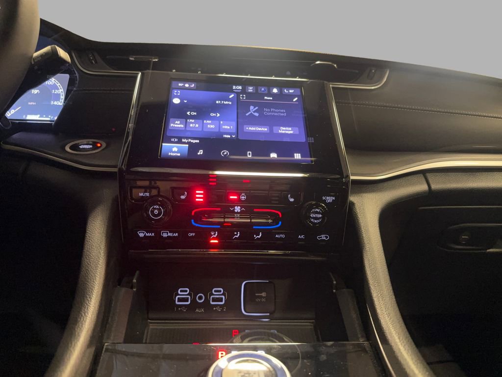 New 2025 Jeep Grand Cherokee Laredo X w/ Luxury Tech Group I image 18