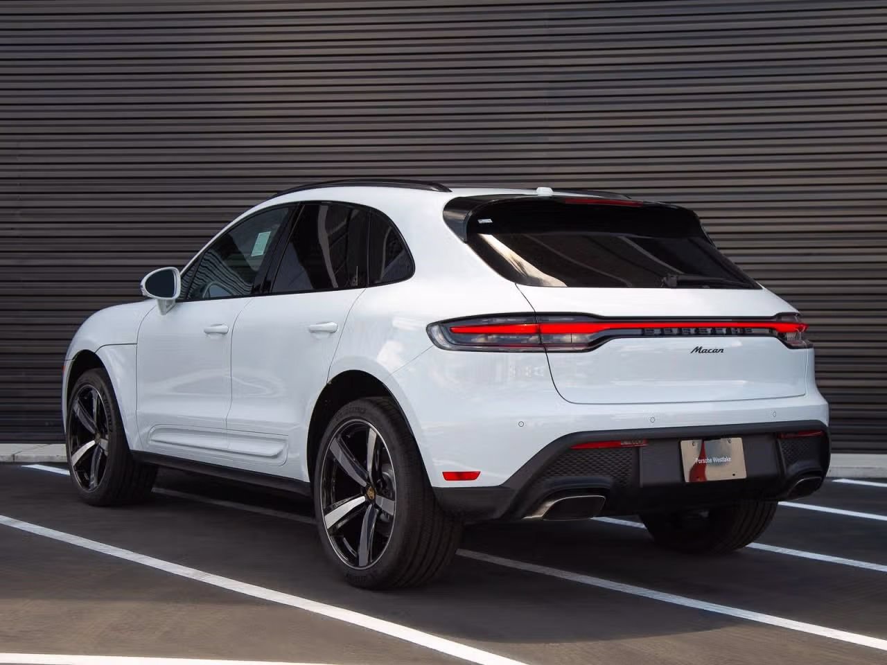 New 2026 Porsche Macan AWD/4WD image 3