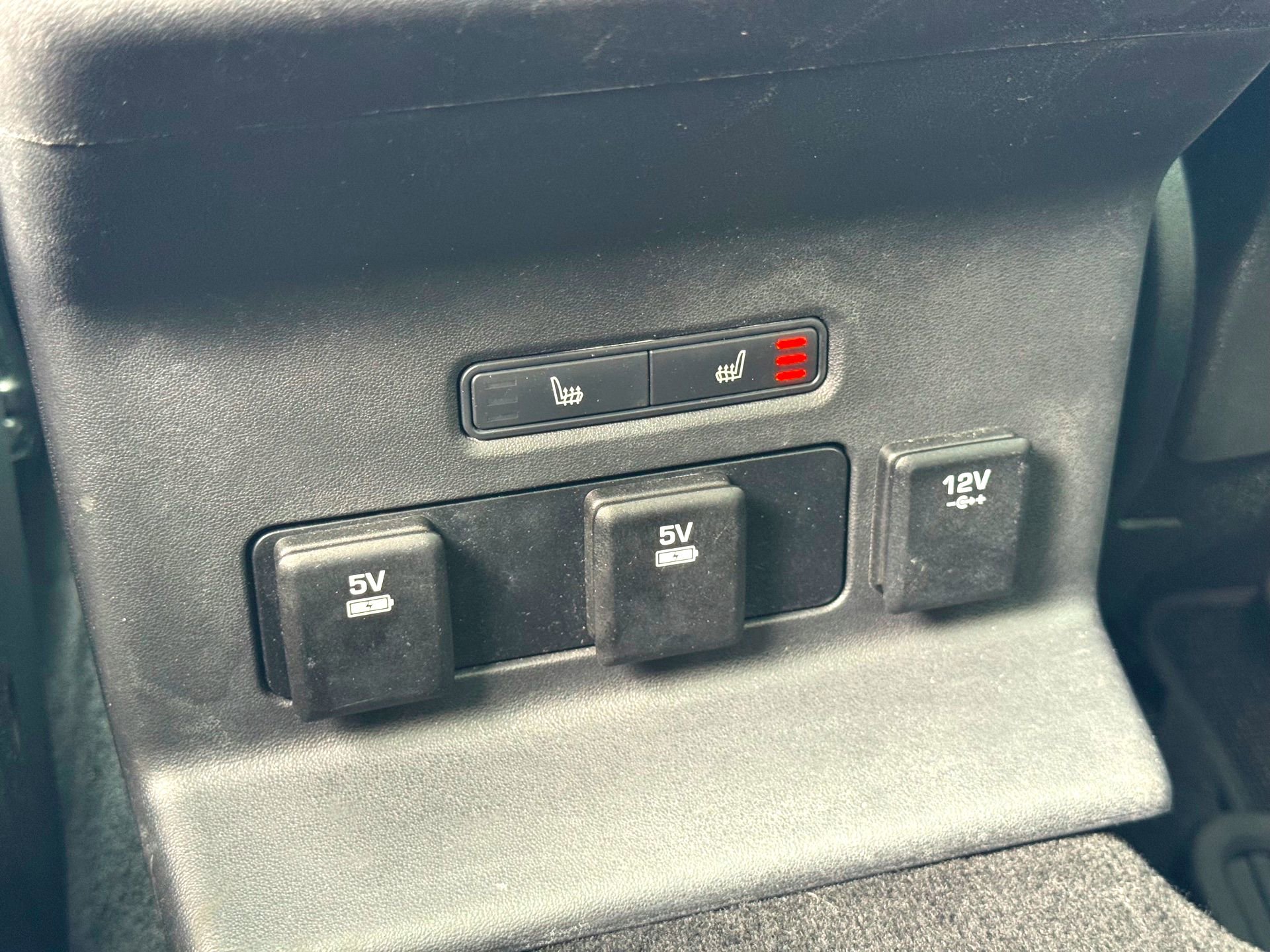 Used 2018 Land Rover Range Rover Velar image 23