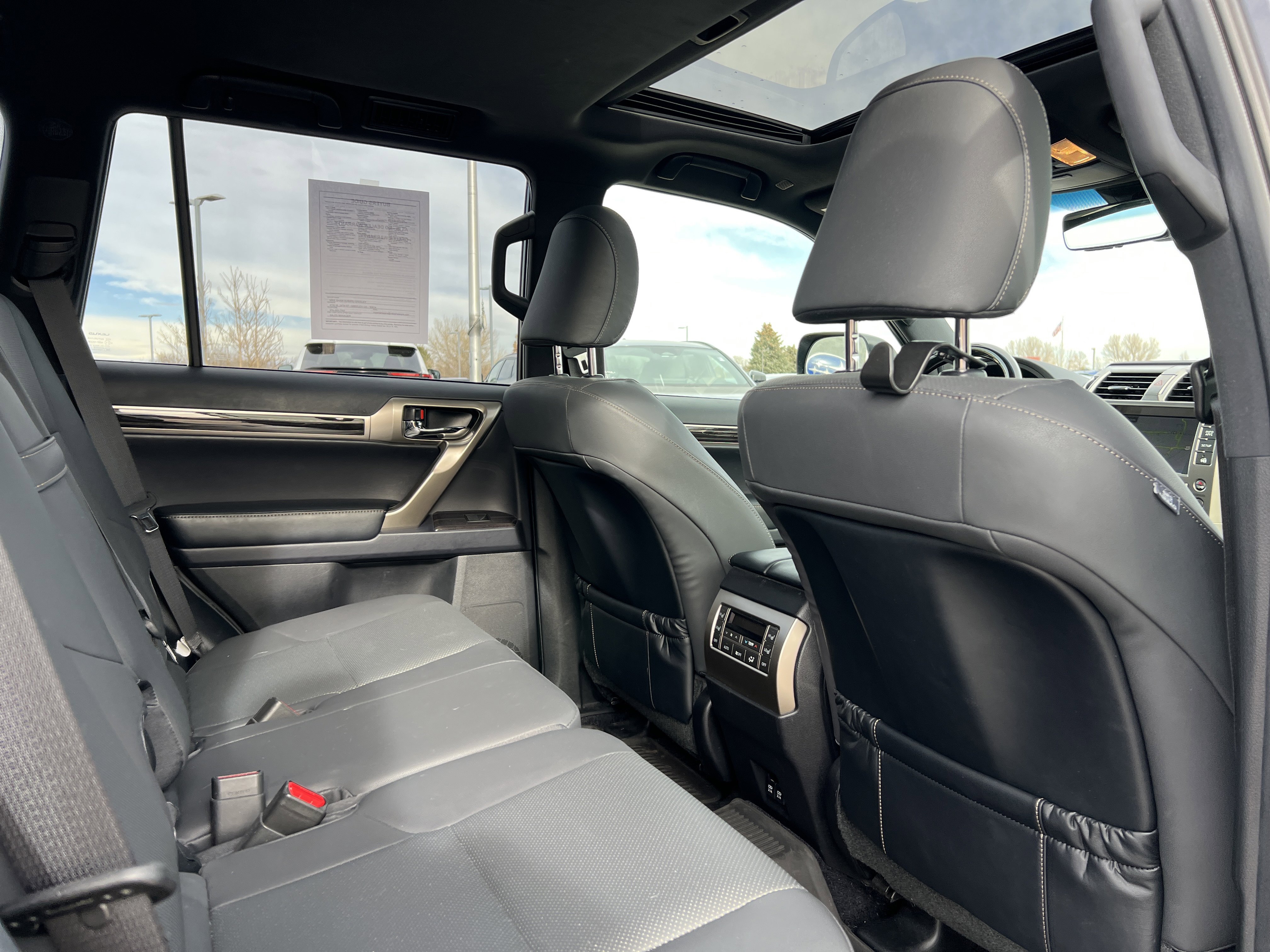 Used 2020 Lexus GX 460 Premium w/ Premium Package image 19