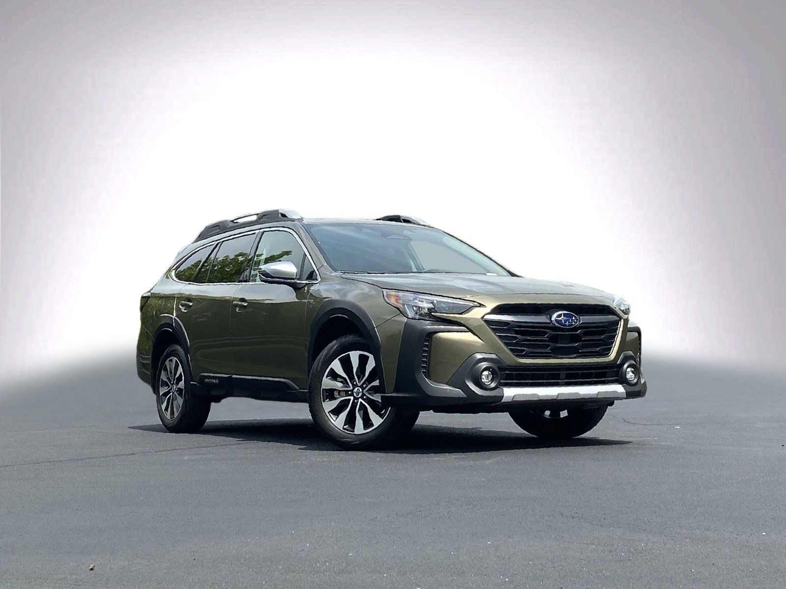 Used 2025 Subaru Outback Touring XT w/ Popular Package #2 AWD/4WD image 2