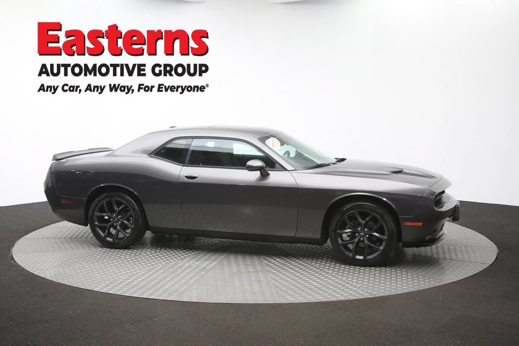 Used 2022 Dodge Challenger SXT w/ Driver Convenience Group RWD image 44