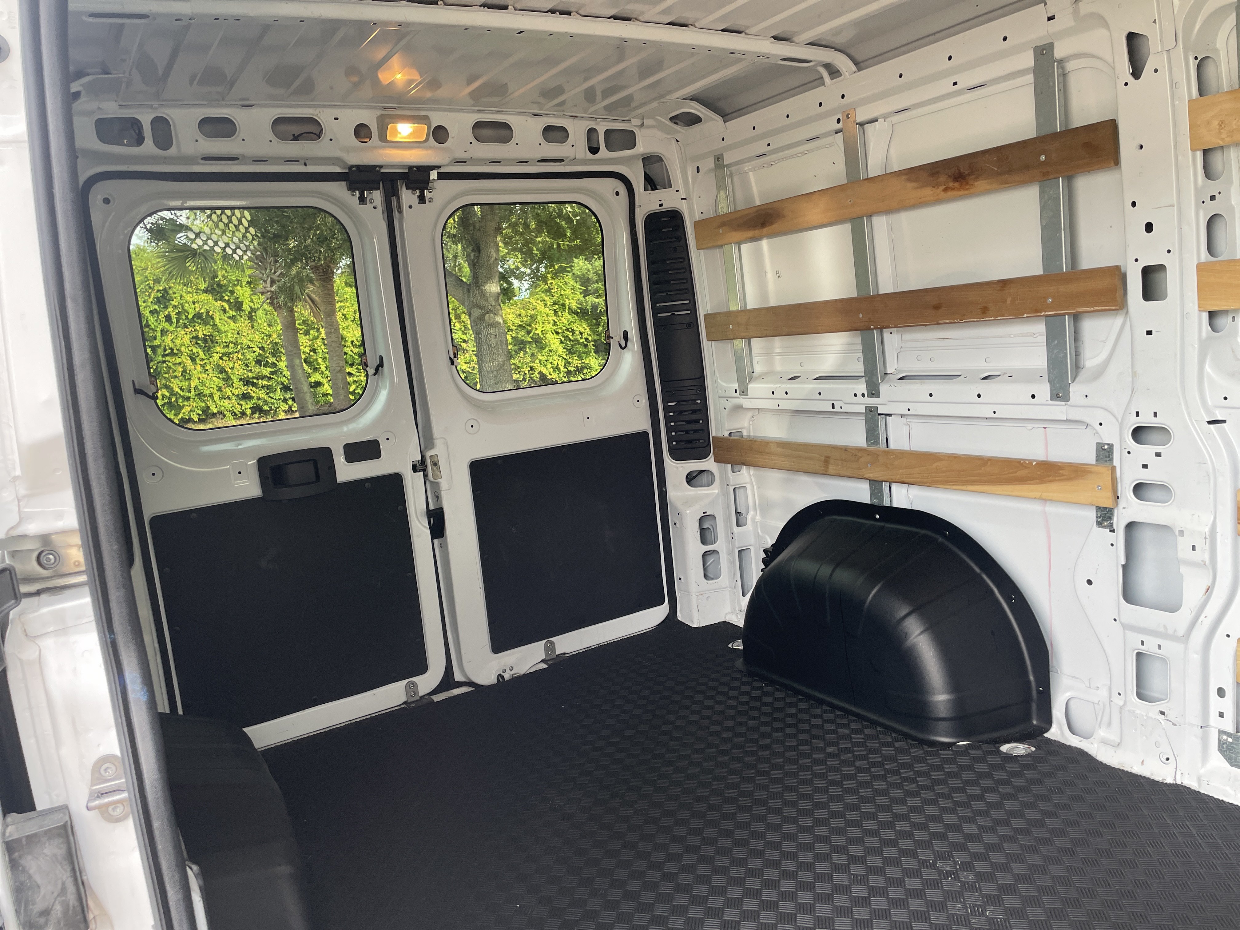 Used 2025 RAM ProMaster 2500 w/ U-Haul Equipment Group FWD image 28