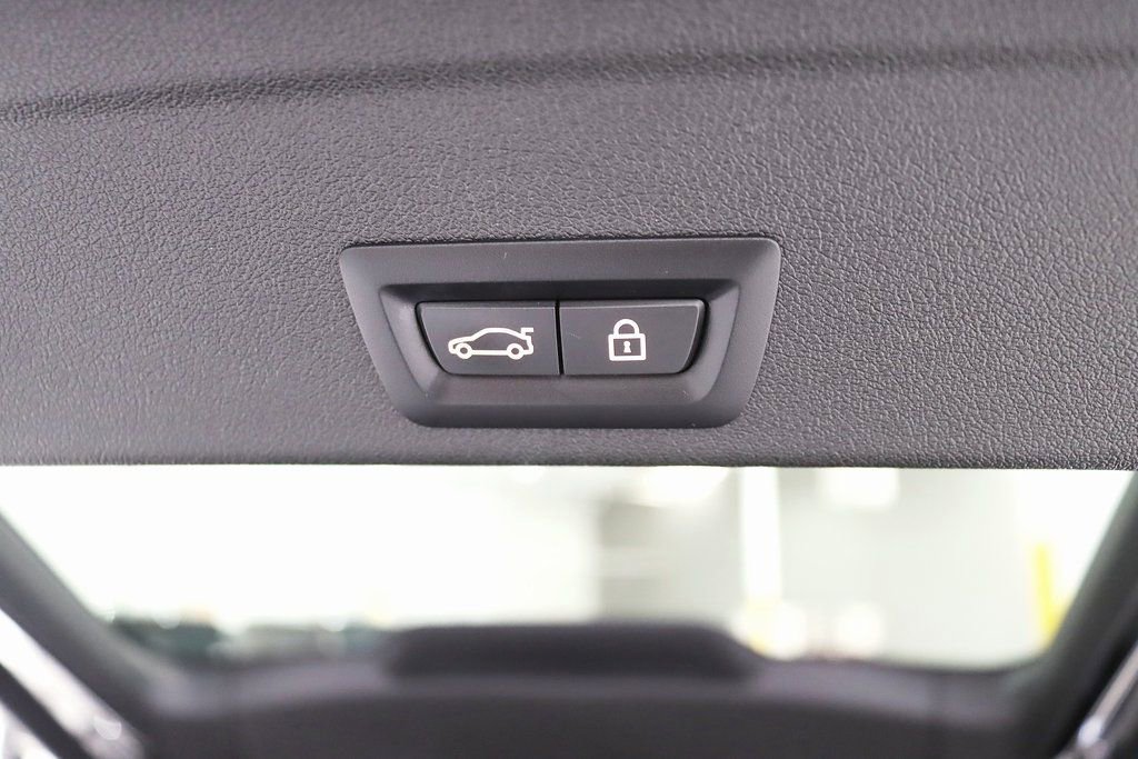 Used 2023 BMW X6 xDrive40i w/ Executive Package image 43