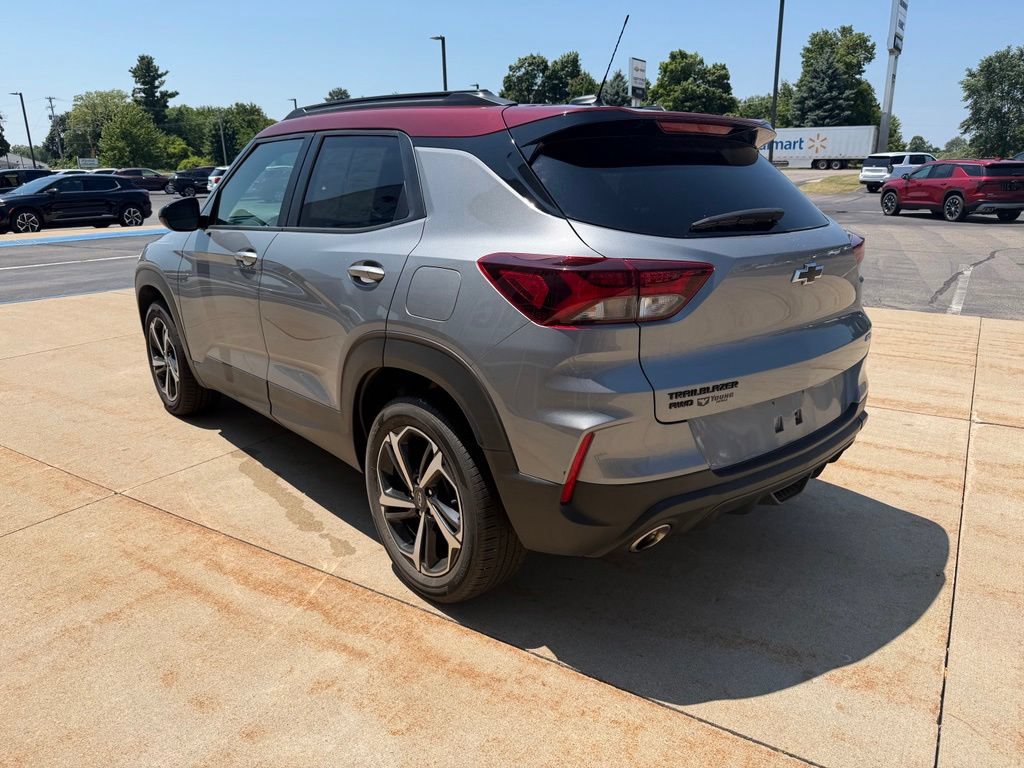 Used 2023 Chevrolet TrailBlazer RS w/ Sun and Liftgate Package AWD/4WD image 5