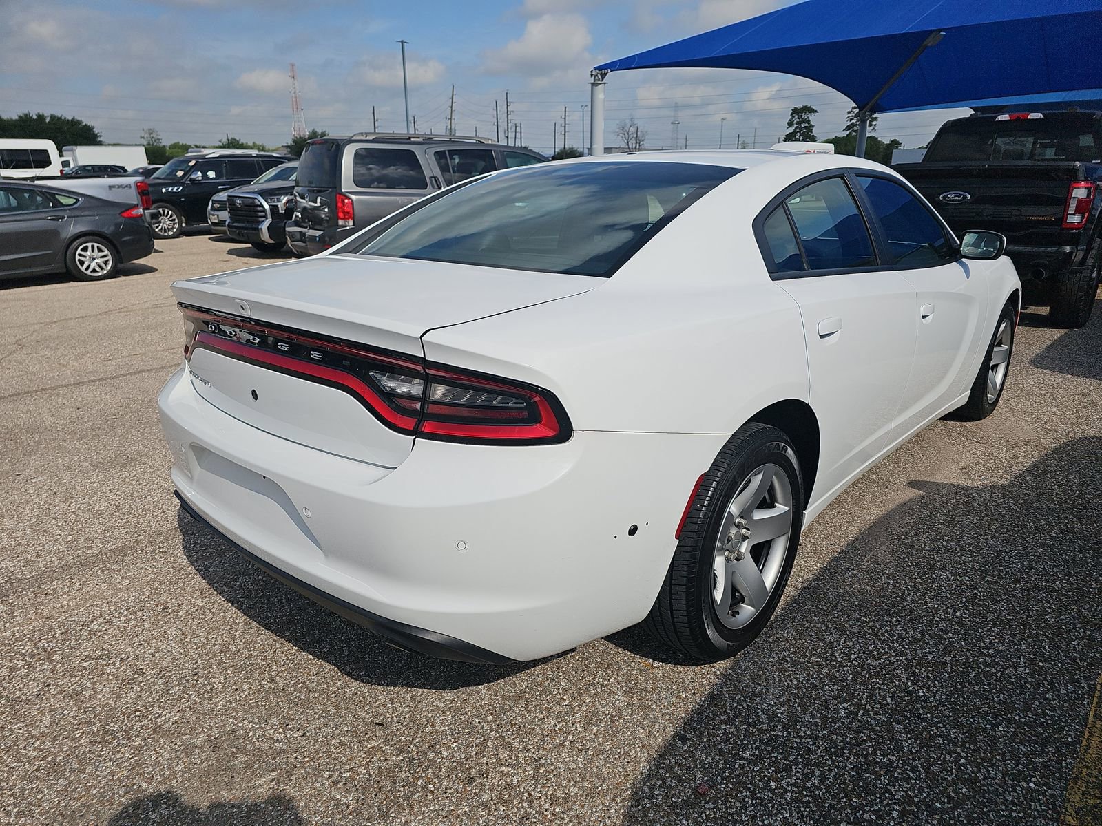 Used 2019 Dodge Charger Police w/ Street Appearance Group image 2