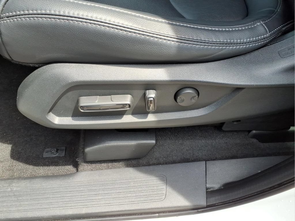 Used 2023 Honda Pilot Touring image 17