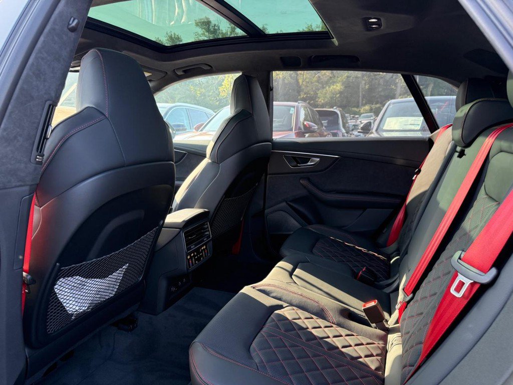 New 2027 Audi SQ8 Prestige AWD/4WD image 7