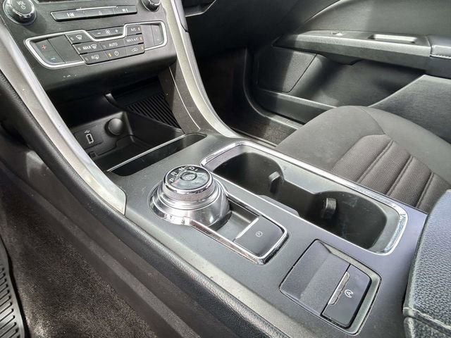 Used 2018 Ford Fusion SE w/ Fusion SE Technology Package image 17