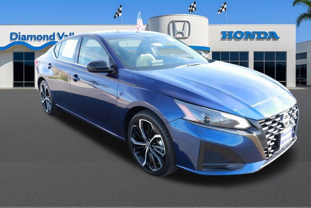 Used 2023 Nissan Altima 2.5 SR video 1