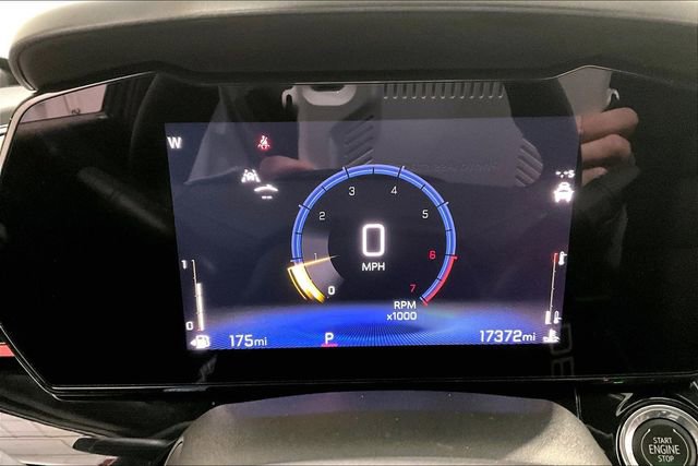 Used 2025 Chevrolet Trax RS image 13