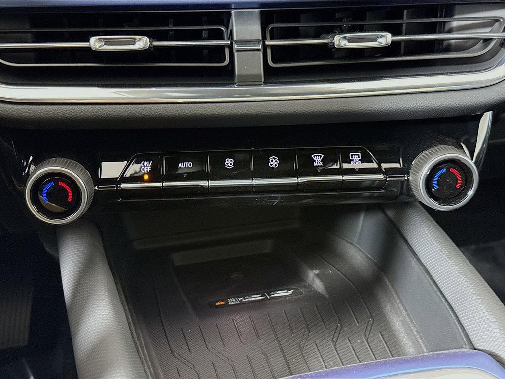 New 2026 Chevrolet Equinox EV LT image 16