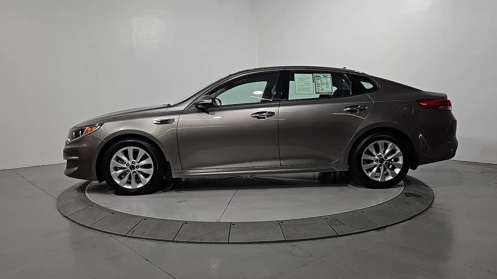 Used 2016 Kia Optima EX w/ Premium Package FWD image 2