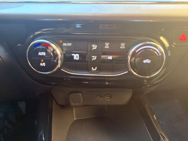 Used 2025 Chevrolet Trax LT FWD image 30