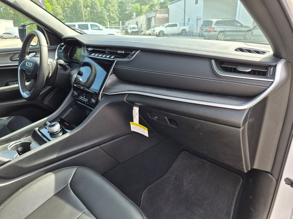 Used 2025 Jeep Grand Cherokee Limited image 33