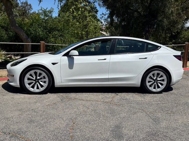 Used 2023 Tesla Model 3 Standard Range RWD image 3