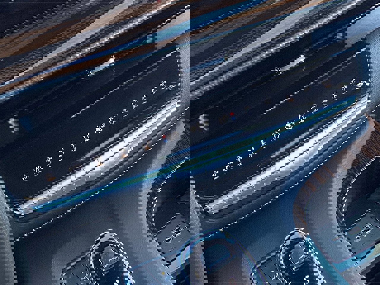 Certified 2021 Cadillac Escalade Premium Luxury w/ Driver Assist Tech Package image 31