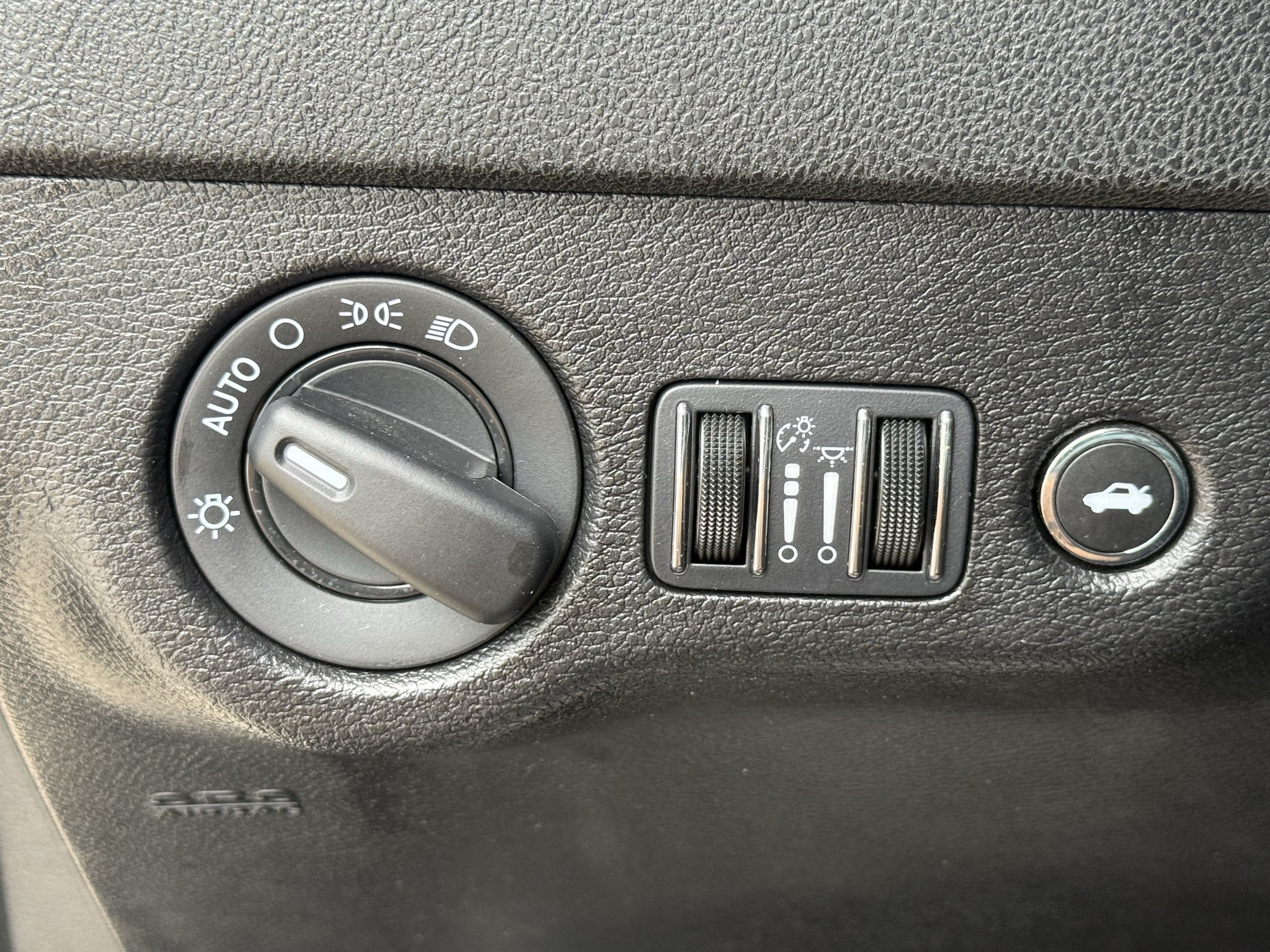 Used 2023 Dodge Charger SXT RWD image 25