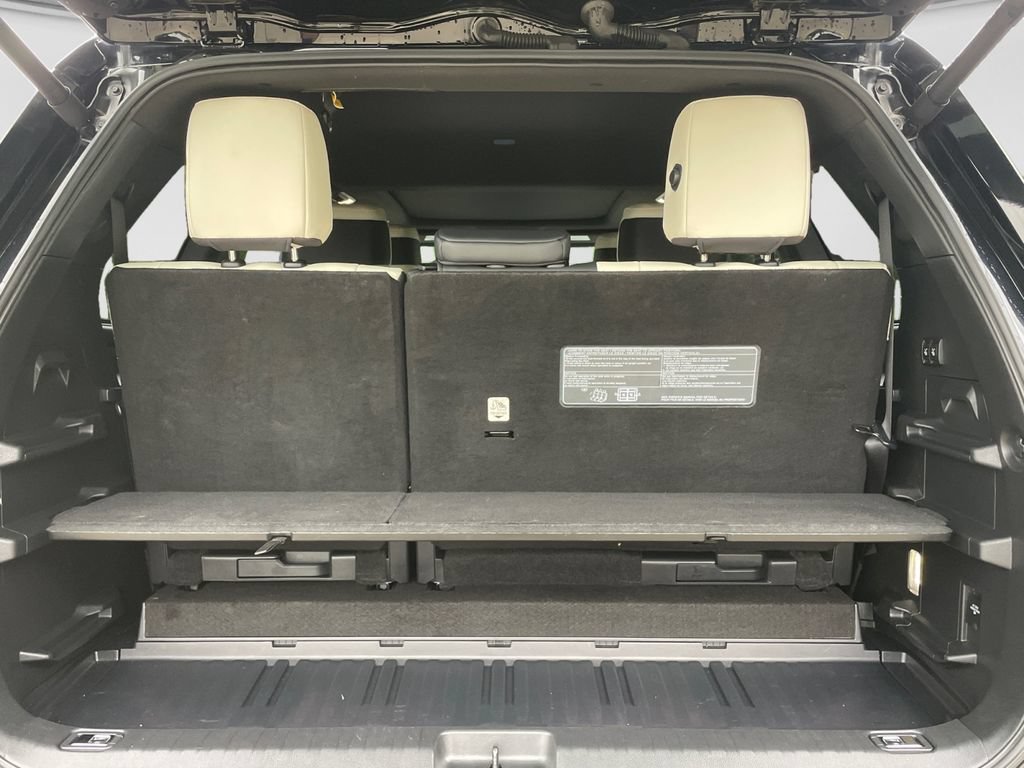 Used 2023 Toyota Sequoia Capstone AWD/4WD image 16