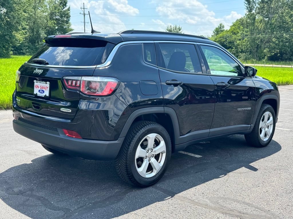 Used 2019 Jeep Compass Latitude w/ Popular Equipment Group AWD/4WD image 9