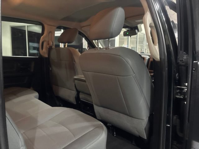 Used 2016 RAM 2500 Tradesman w/ Chrome Appearance Group AWD/4WD image 32