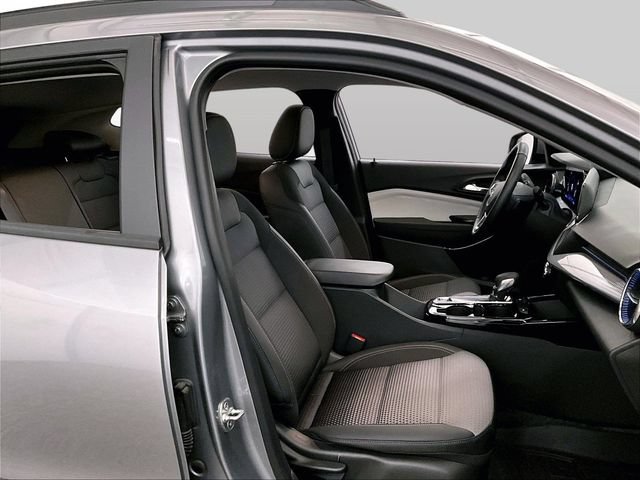 Used 2024 Chevrolet Trax LT w/ Driver Confidence Package FWD image 7