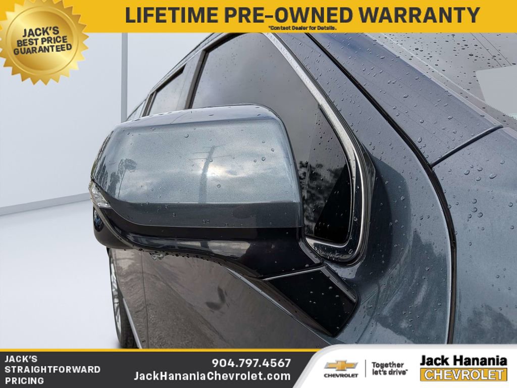 Used 2021 GMC Yukon XL Denali w/ Denali Premium Package image 11