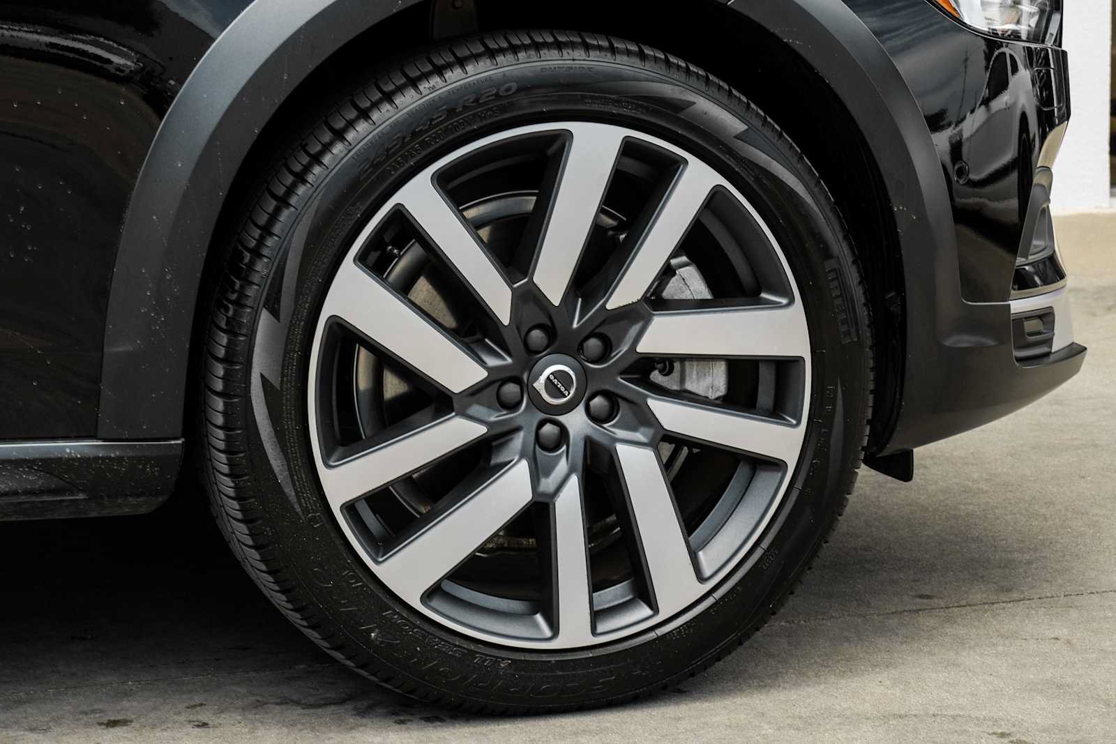 Used 2025 Volvo V90 B6 Cross Country Plus w/ Protection Package Premier AWD/4WD image 57