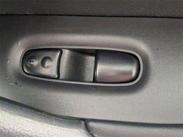 Used 2019 Nissan Rogue SV image 33