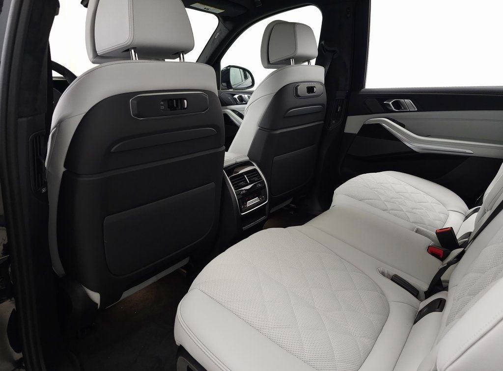 New 2026 BMW X7 xDrive40i w/ M Sport Package image 32