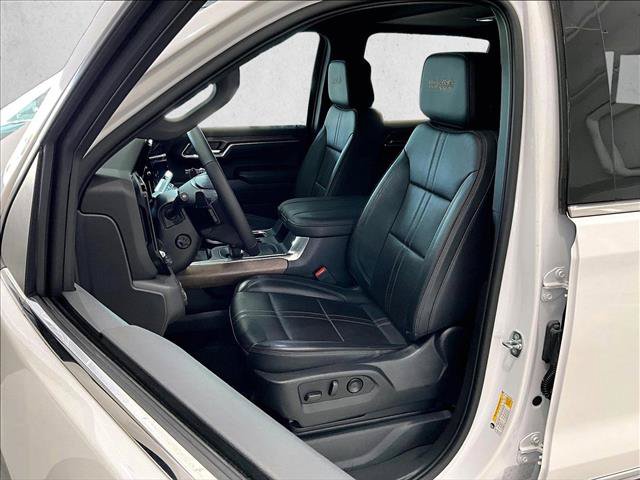 Used 2023 Chevrolet Silverado 1500 High Country w/ High Country Premium Package AWD/4WD image 27
